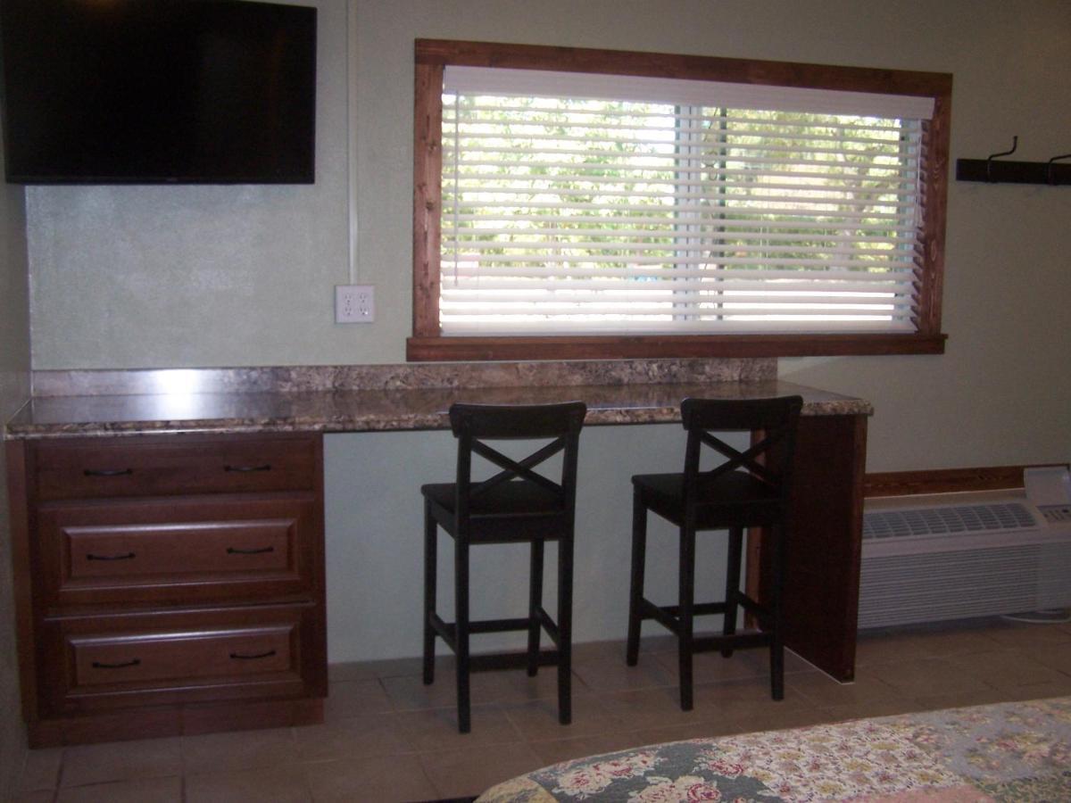Blanco County Inn & Guesthouses Exterior foto